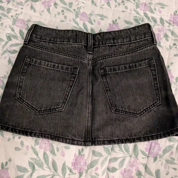 Hollister 000/W23 Low Rise Black Denim Jean Mini Skirt/Skort - Picture 4 of 5
